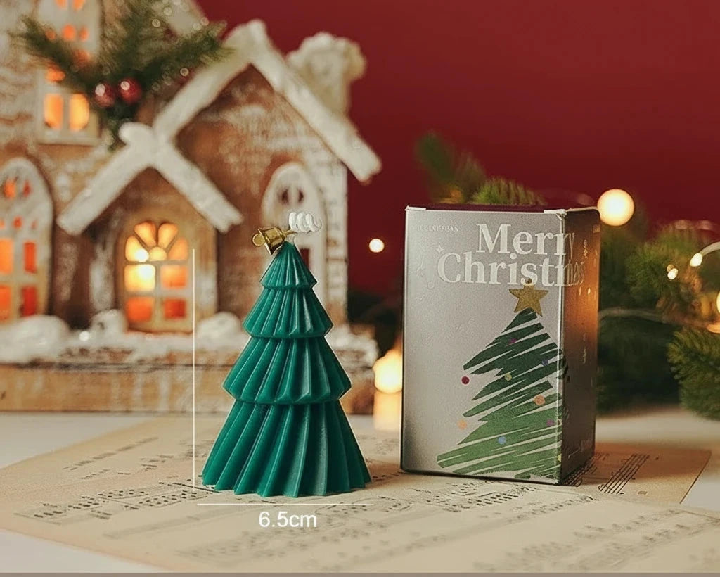 Ręcznie robione świeczki w kształcie choinki